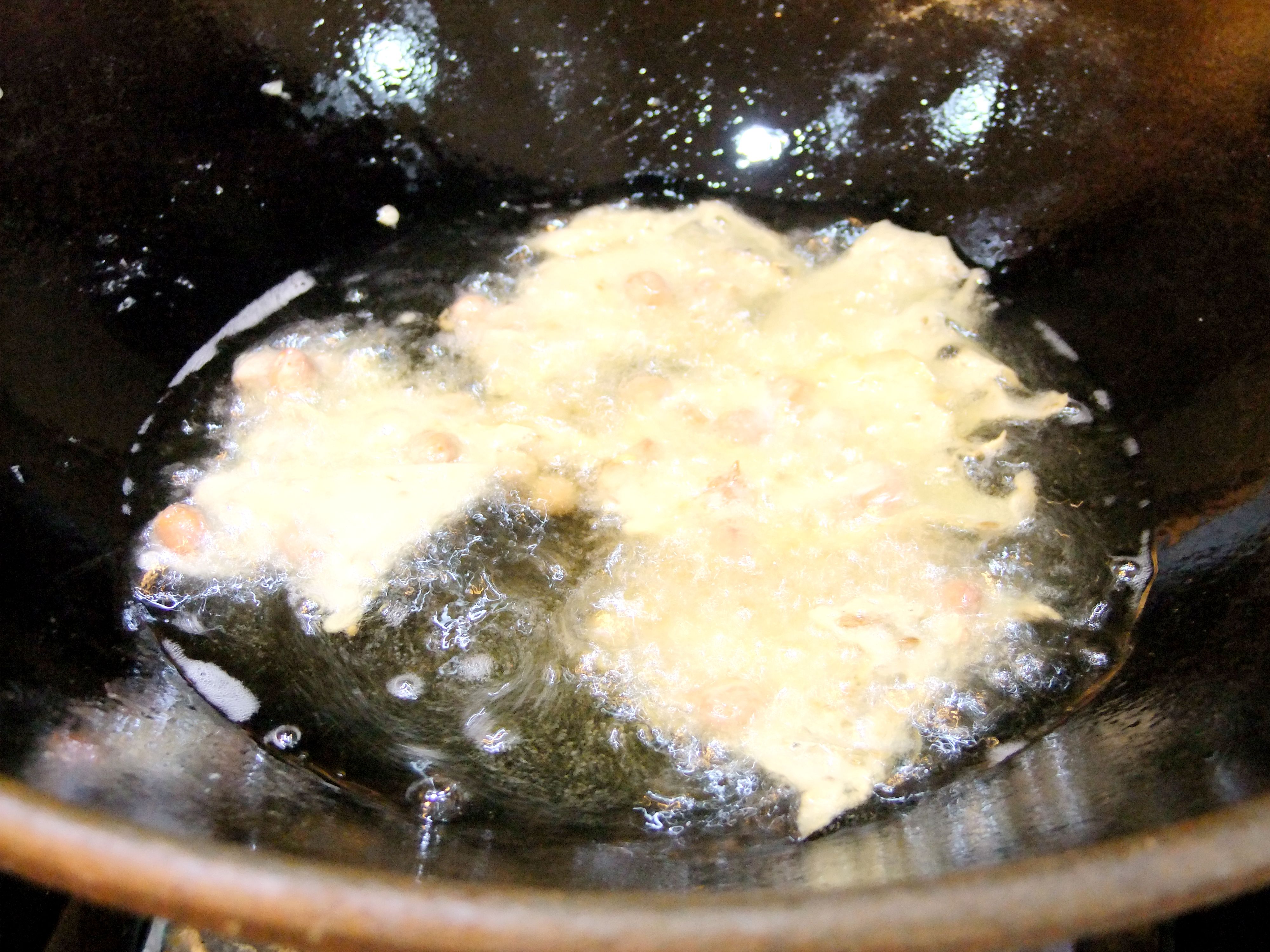 南洋風味-- 炸花生餅 （Rempeyek Kacang）的做法 步骤8