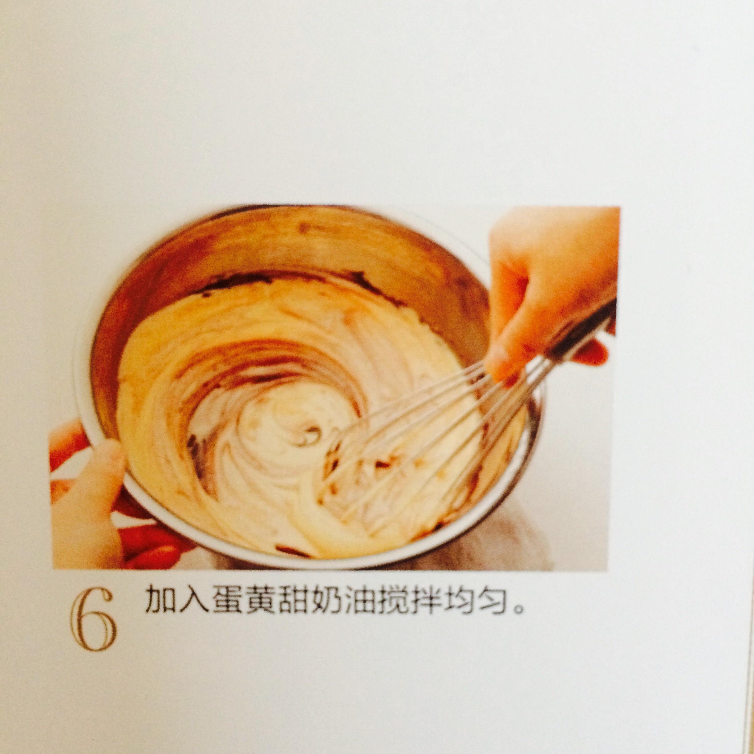 蛋黃甜奶醬的巧克力慕斯<熊谷裕子>的做法 步骤6