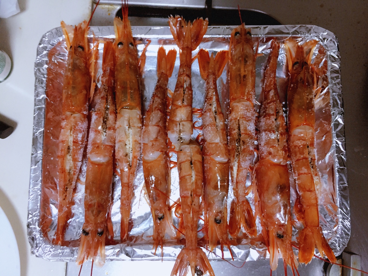 鹽烤黑胡椒芝士紅蝦的做法 步骤1