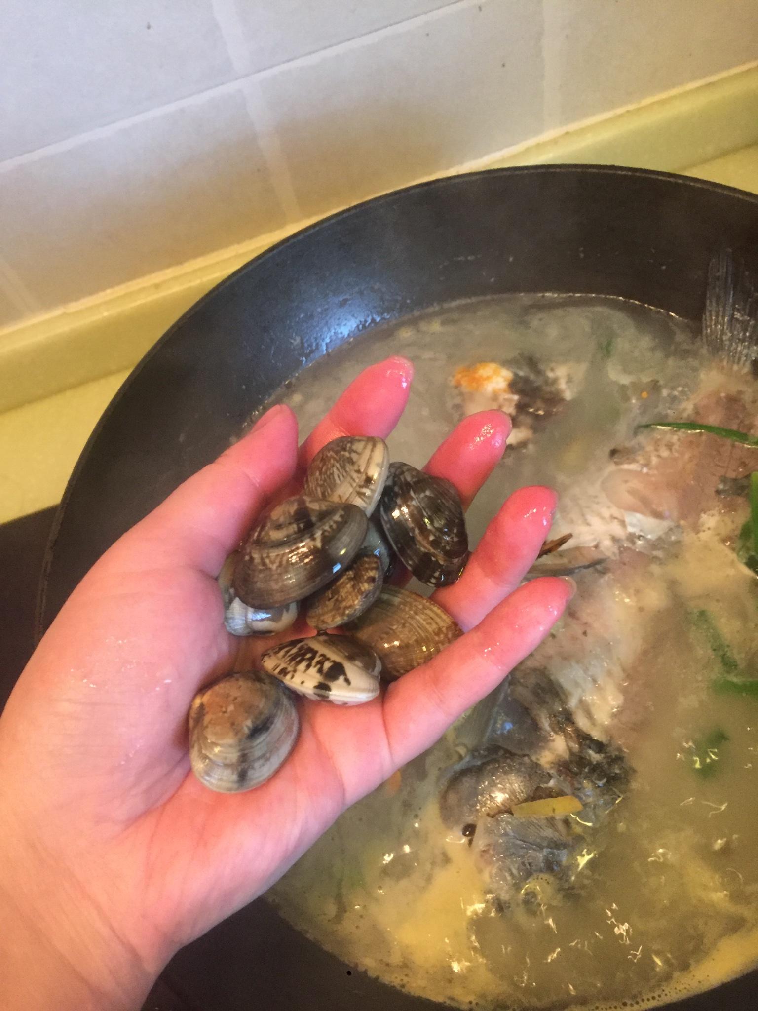 鯽魚螃蟹文蛤河蝦湯的做法 步骤5