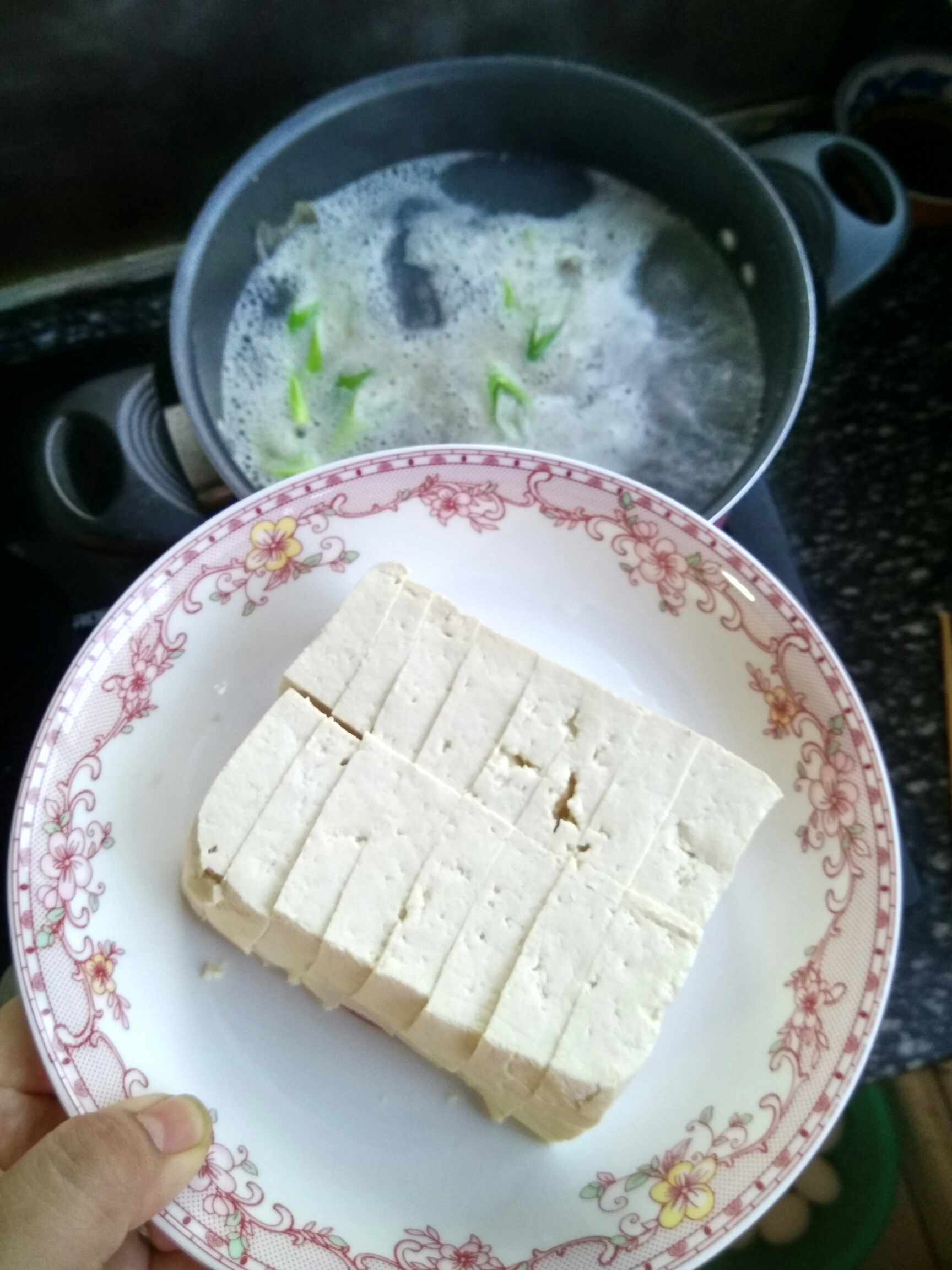 絲瓜豆腐鯽魚湯的做法 步骤6