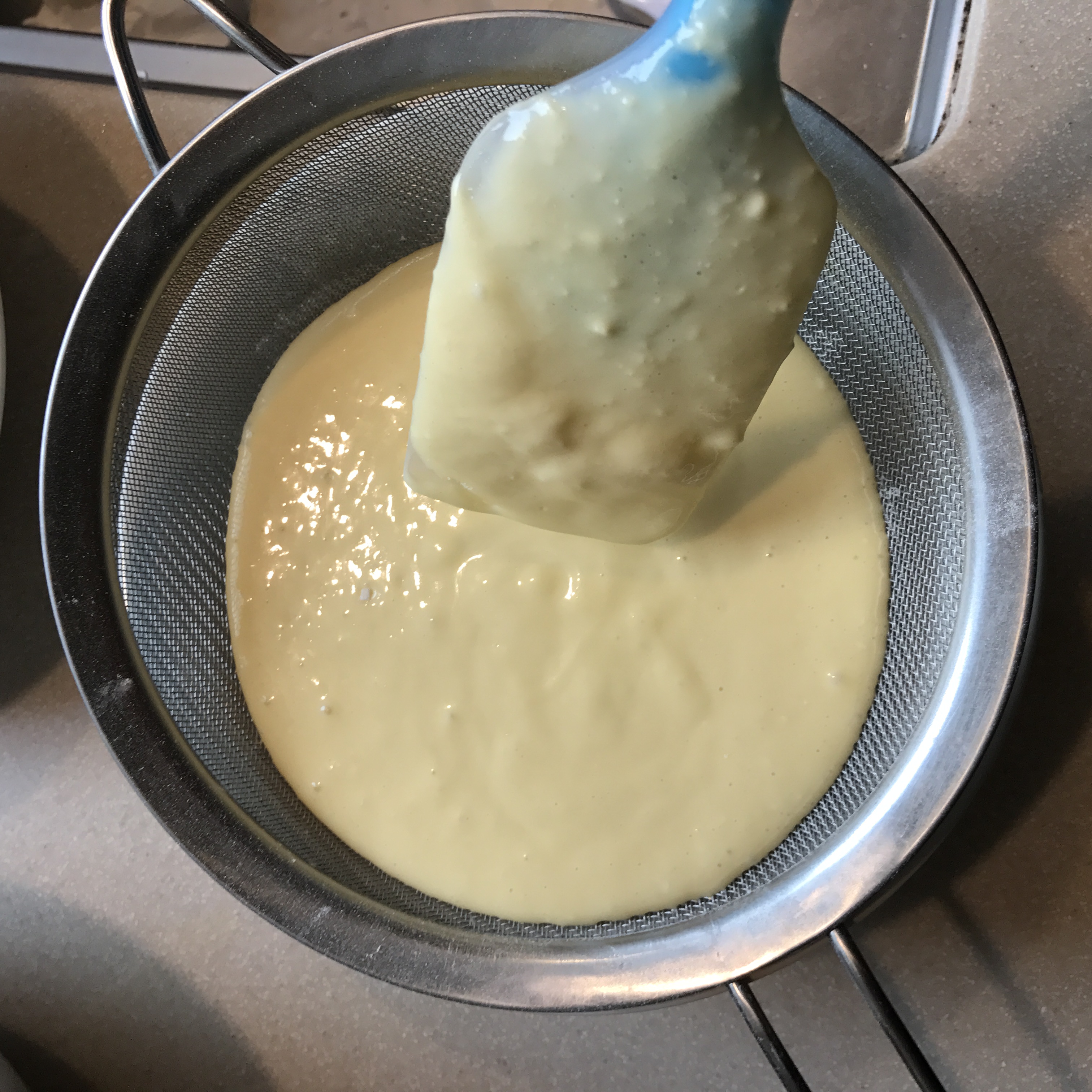 奶油乳酪蘑菇雲戚風蛋糕的做法 步骤9