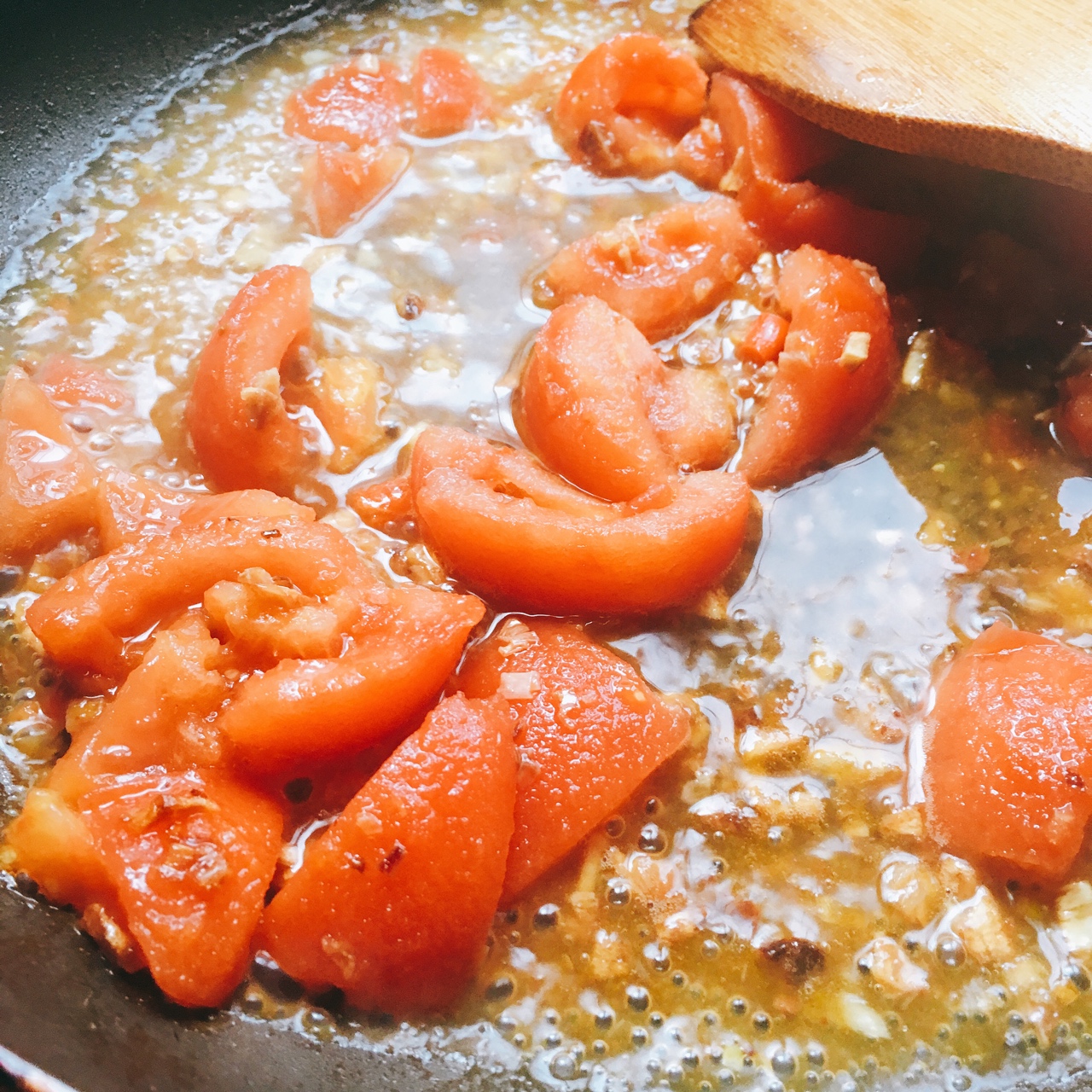 番茄蝦仁炒面的做法 步骤3