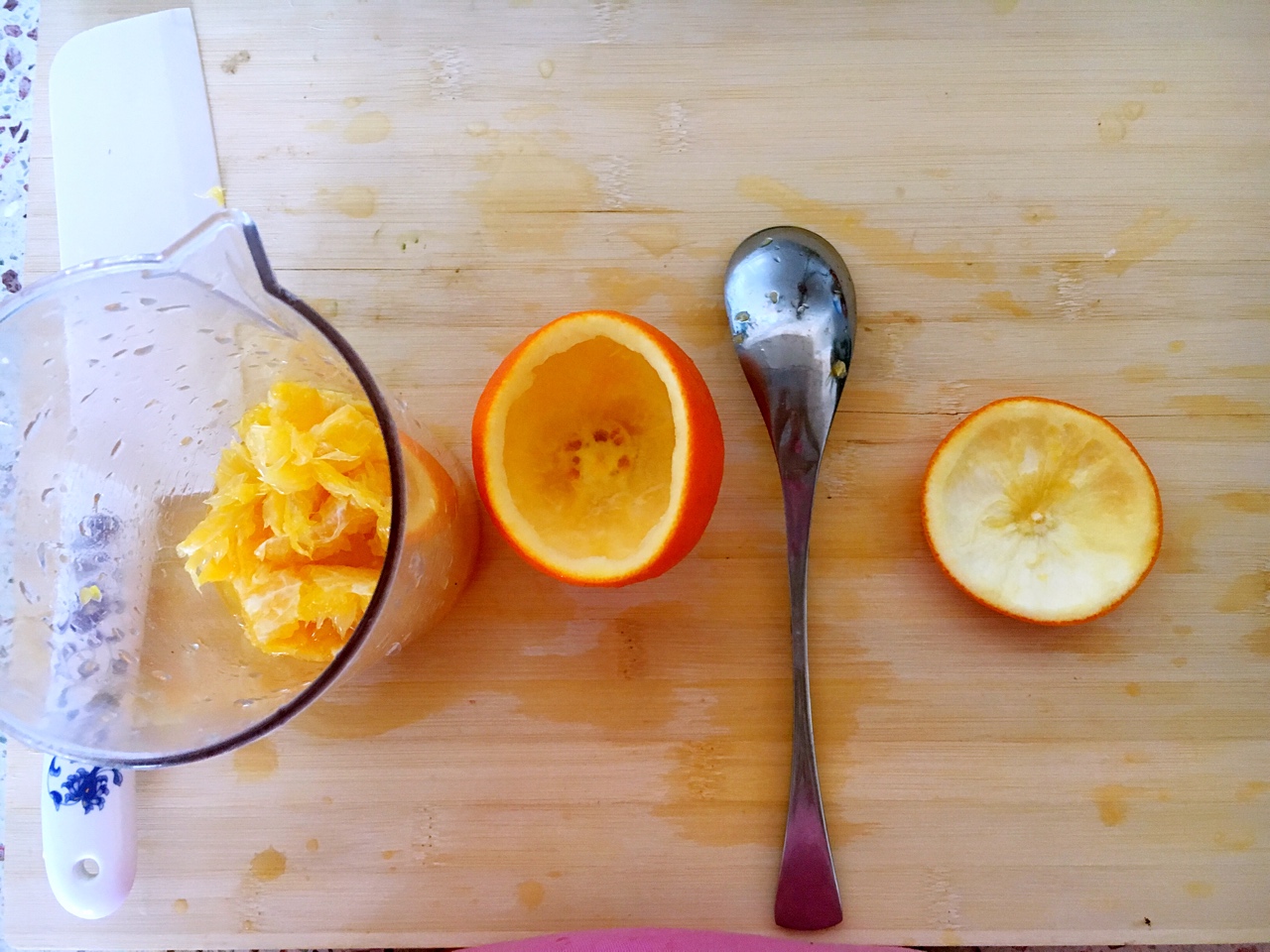 寶寶輔食—香橙蒸蛋黃的做法 步骤1