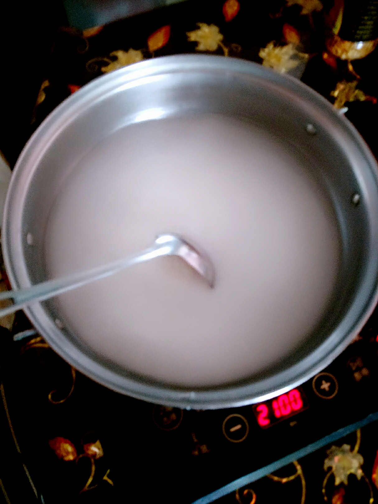芋頭椰汁西米露的做法 步骤1