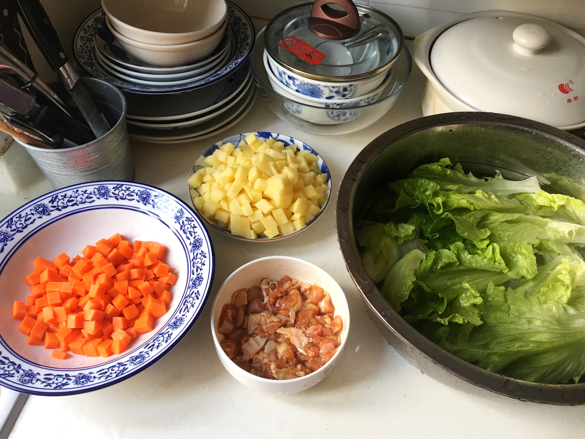 〈健康懶人餐〉雞腿土豆咖喱飯的做法 步骤1