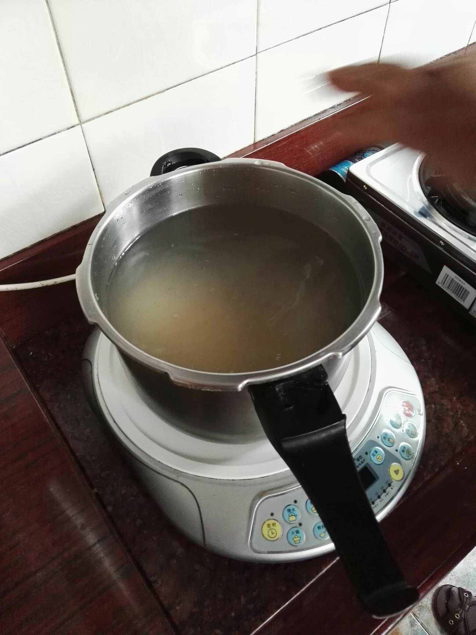 家傳黃鱔粥的做法 步骤2