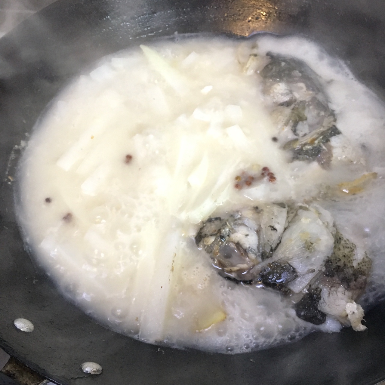 魚頭白蘿卜湯的做法 步骤4