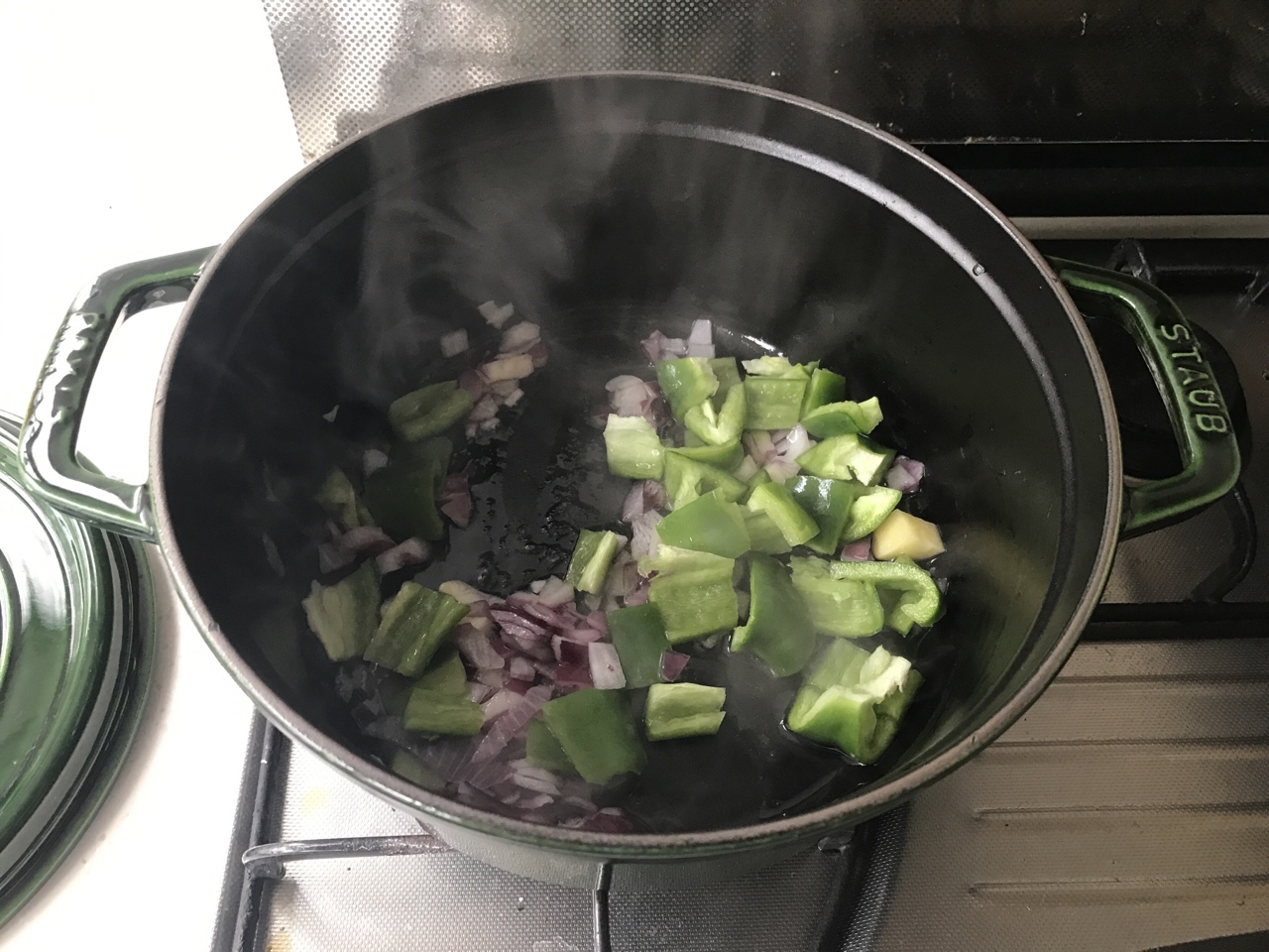 staub鑄鐵鍋肥牛海鮮燜飯的做法 步骤7