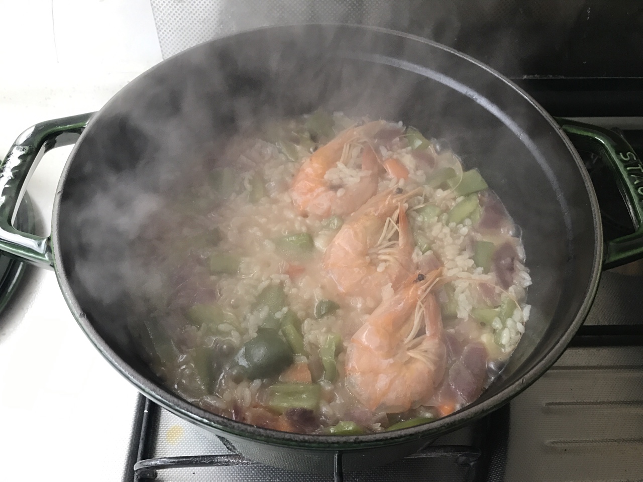 staub鑄鐵鍋肥牛海鮮燜飯的做法 步骤15