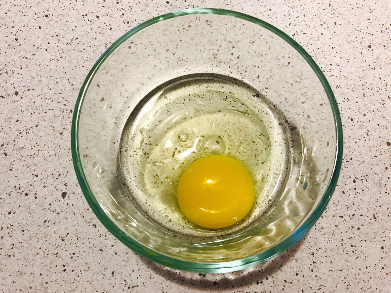 完美水煮嫩荷包蛋的做法 步骤1