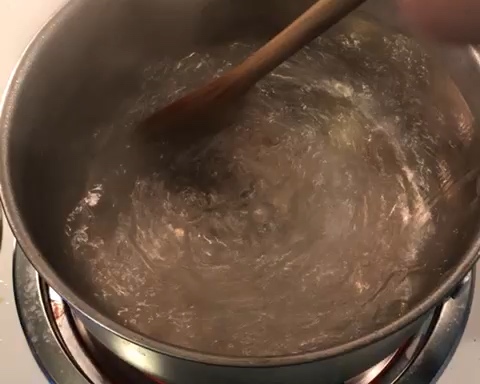 完美水煮嫩荷包蛋的做法 步骤2