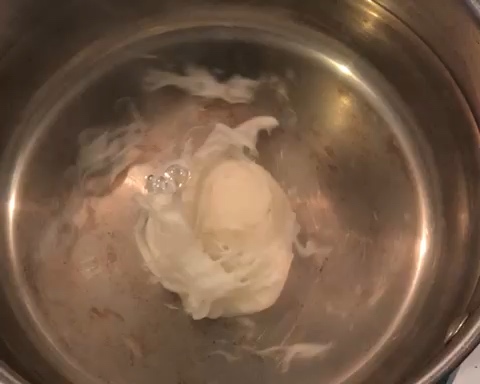 完美水煮嫩荷包蛋的做法 步骤3