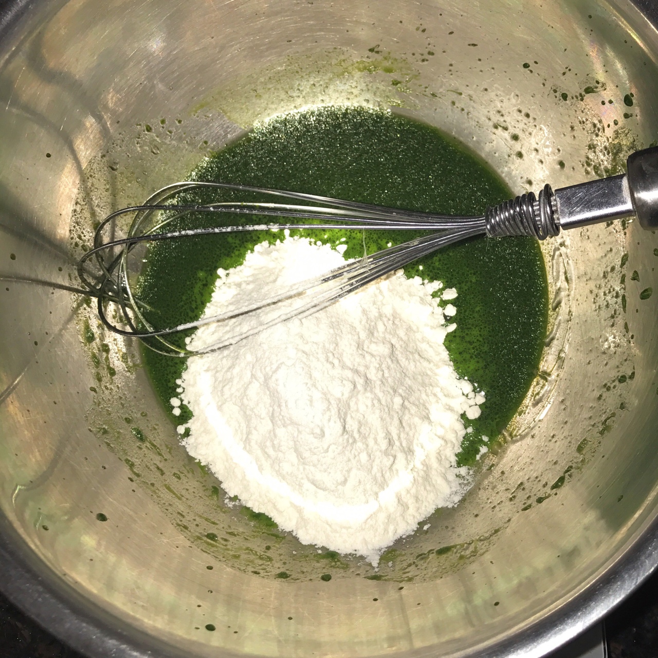 斑蘭（香蘭）蛋糕/綠蛋糕（新鮮斑蘭葉汁的做法 步骤5