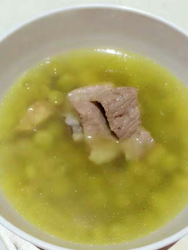 豌豆排骨湯的做法 步骤2