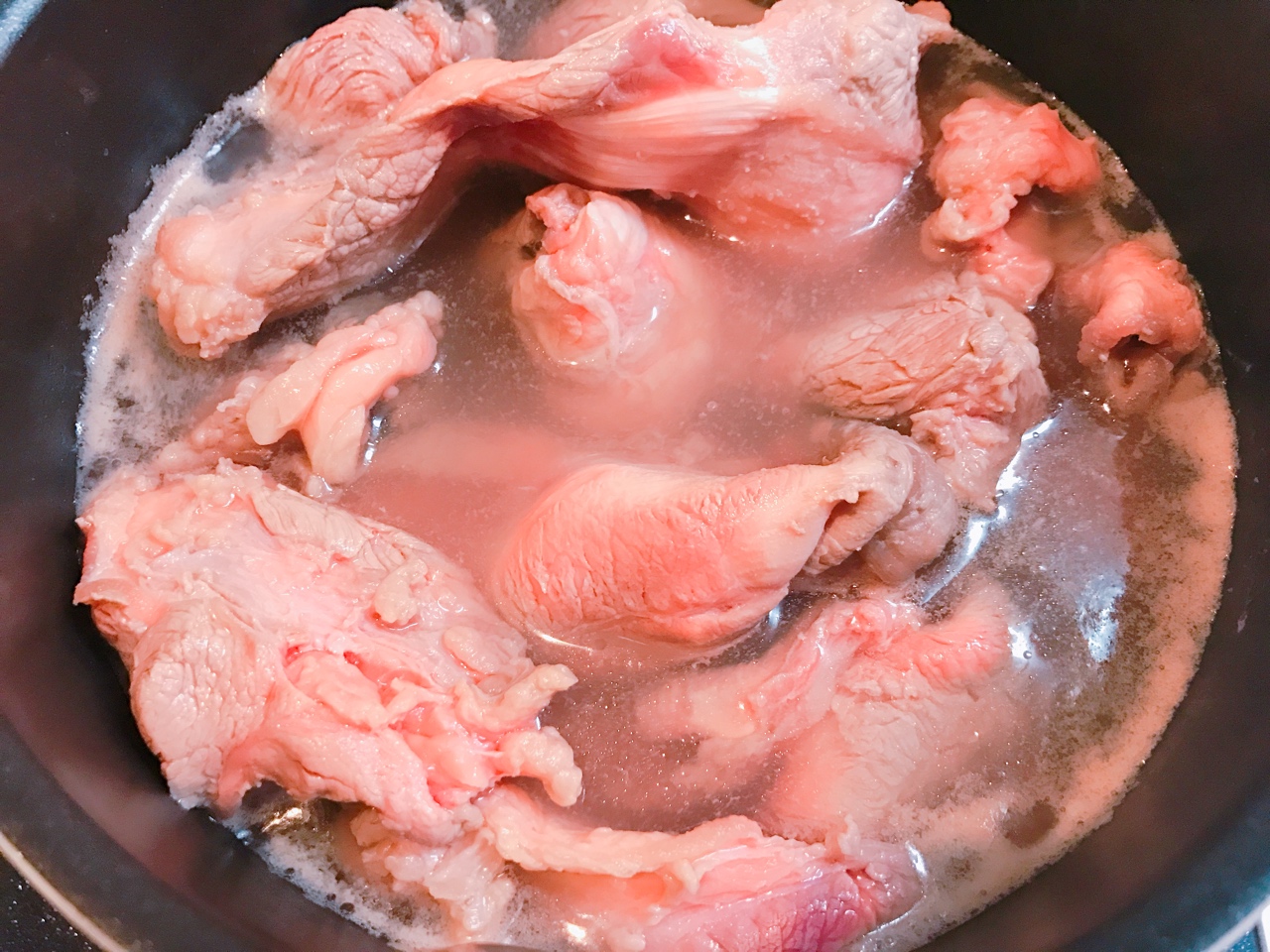 牛エェ肉ソ赤③ユ⑦煮/日式紅酒炖牛筋的做法 步骤3