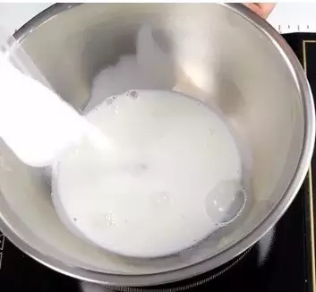 牛奶小方 用冰箱就可以做的夏日甜點的做法 步骤4