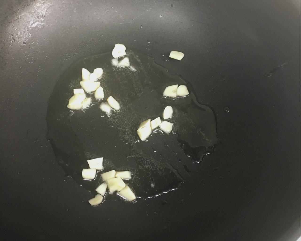 培根卷飯+清炒苦瓜的做法 步骤2
