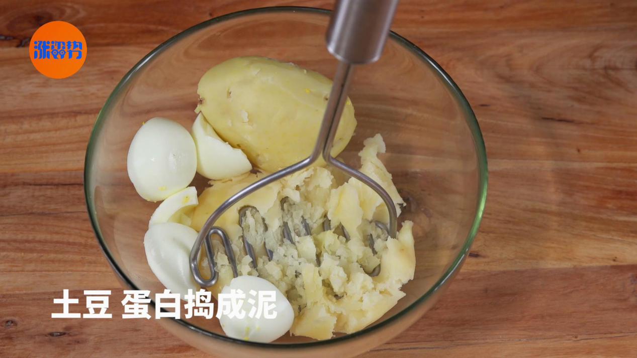 土豆的花式吃法，4種零失手料理秒殺土豆絲的做法 步骤7