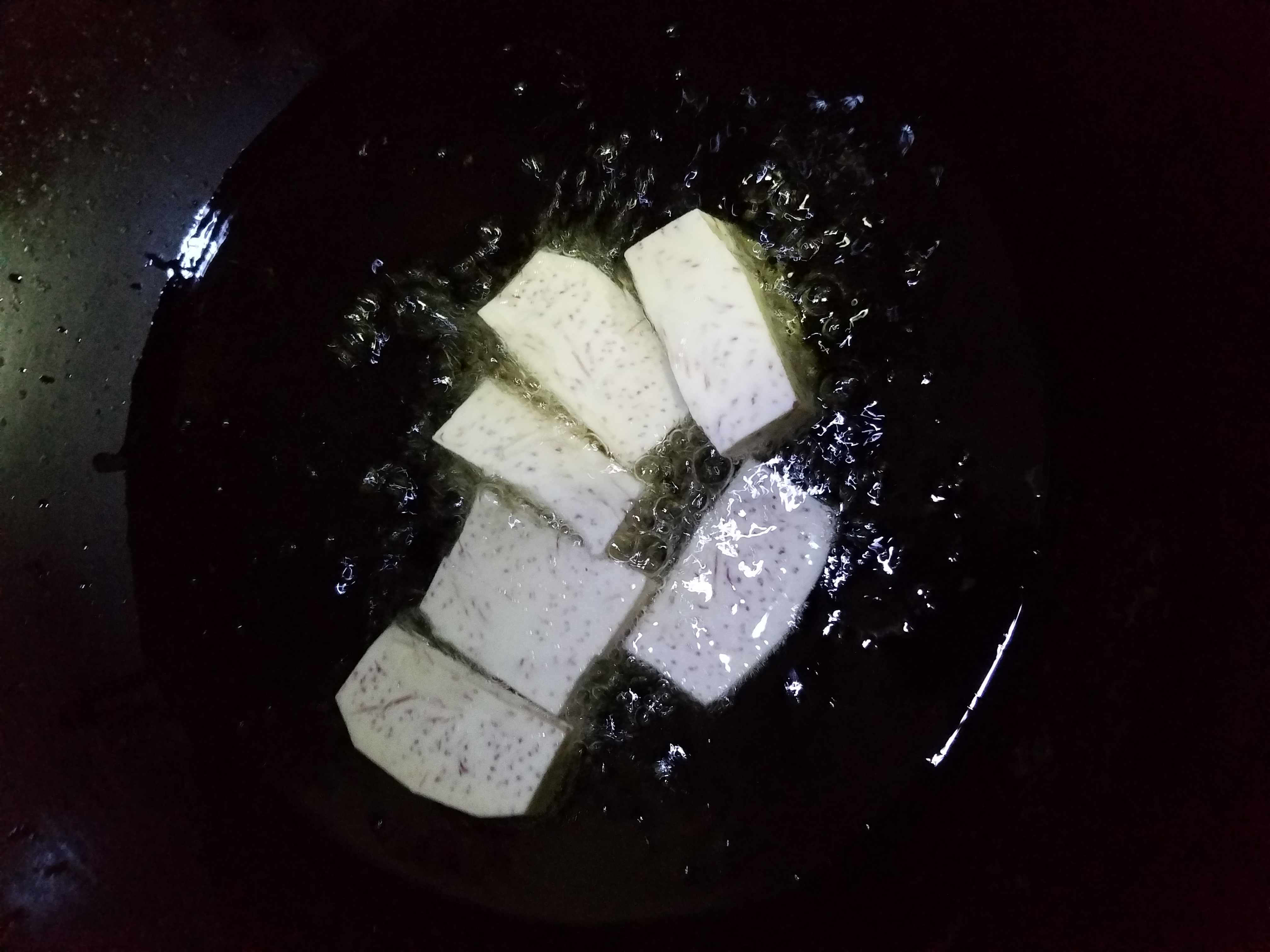分享潮州特色小吃︰“反砂芋頭”做法！！的做法 步骤3