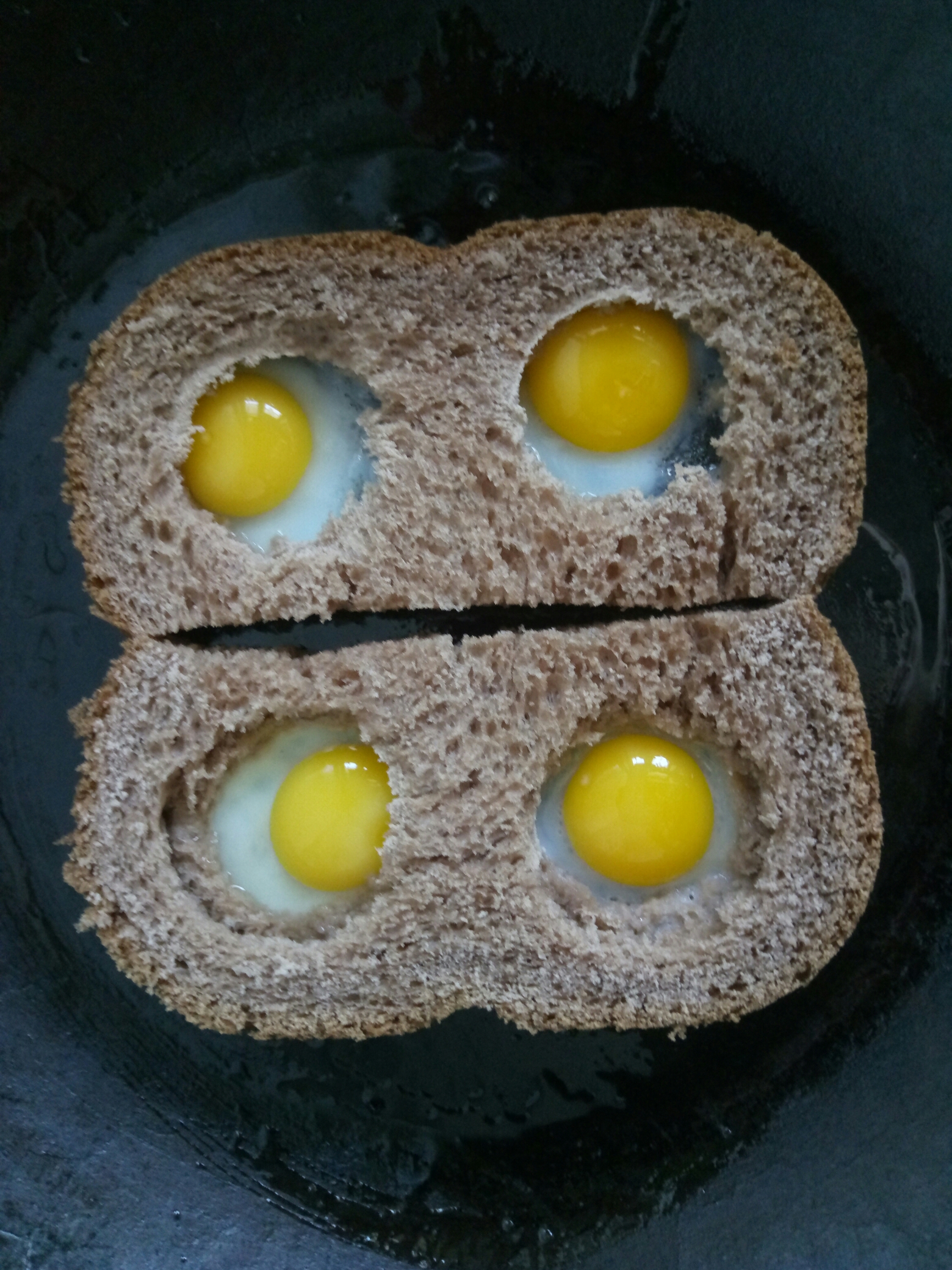 眼鏡土司鵪鶉蛋的做法 步骤2
