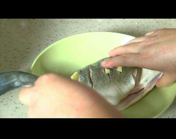 清蒸魚的做法 步骤1
