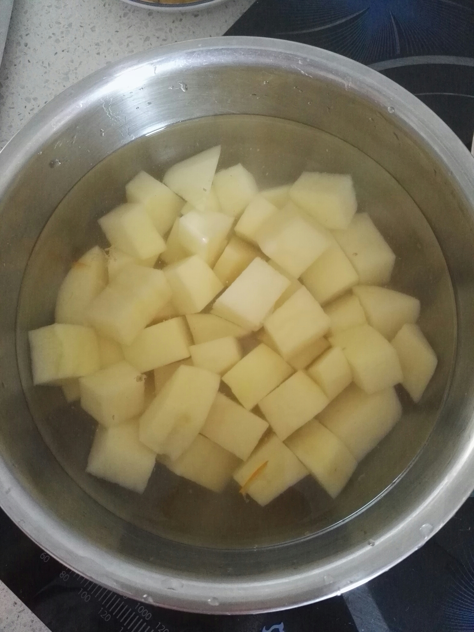 南瓜炖土豆的做法 步骤3