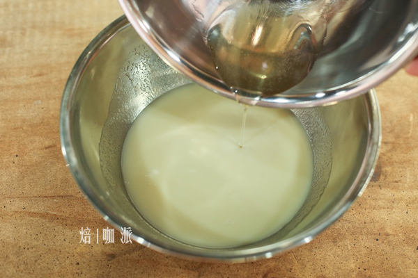 杏仁牛奶布丁的做法 步骤7