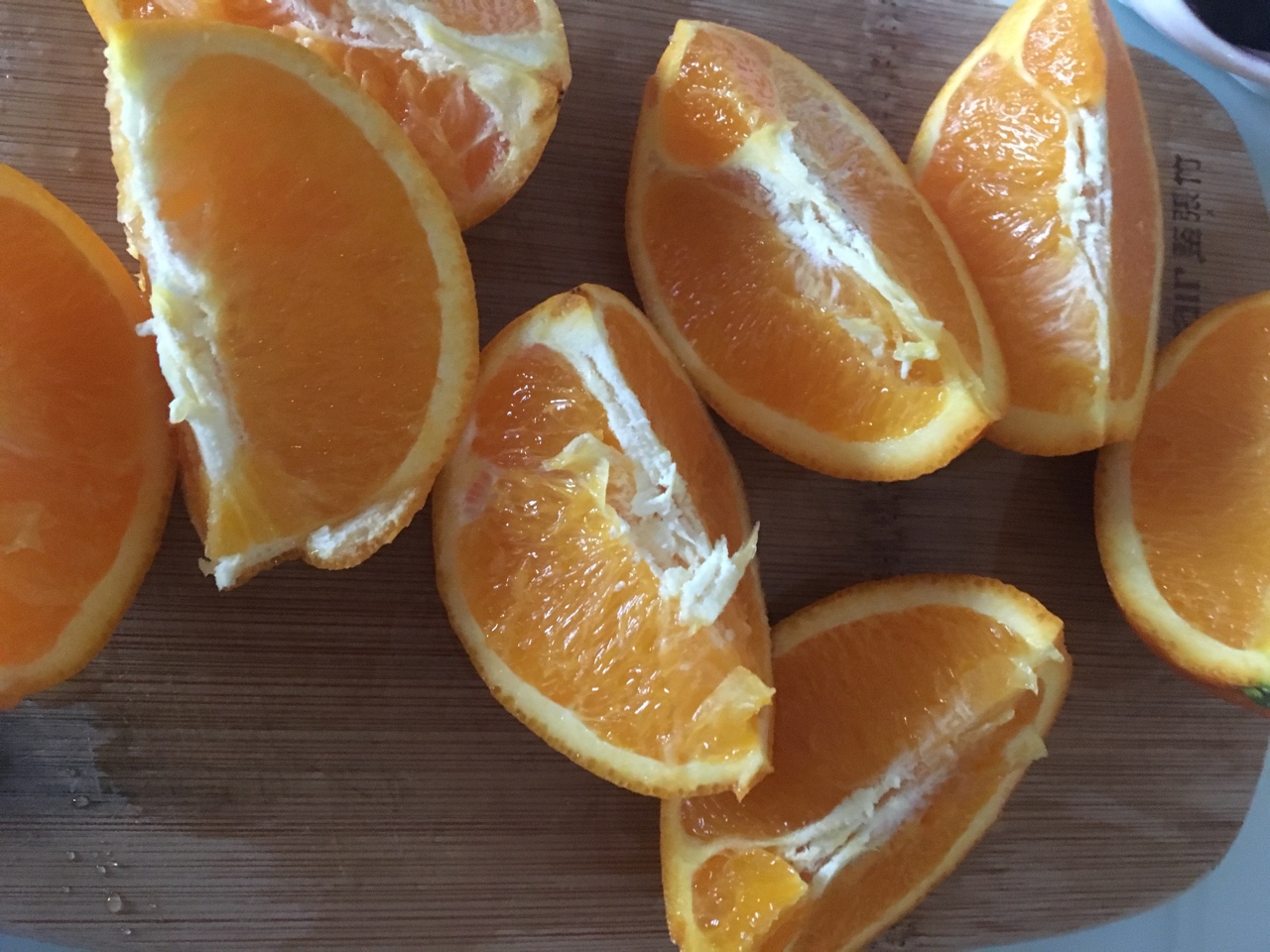 鮮榨橙汁的做法 步骤1