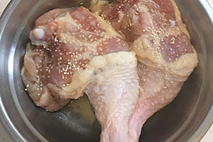 清香不油膩︰歐式羅勒烤雞全腿的做法 步骤1