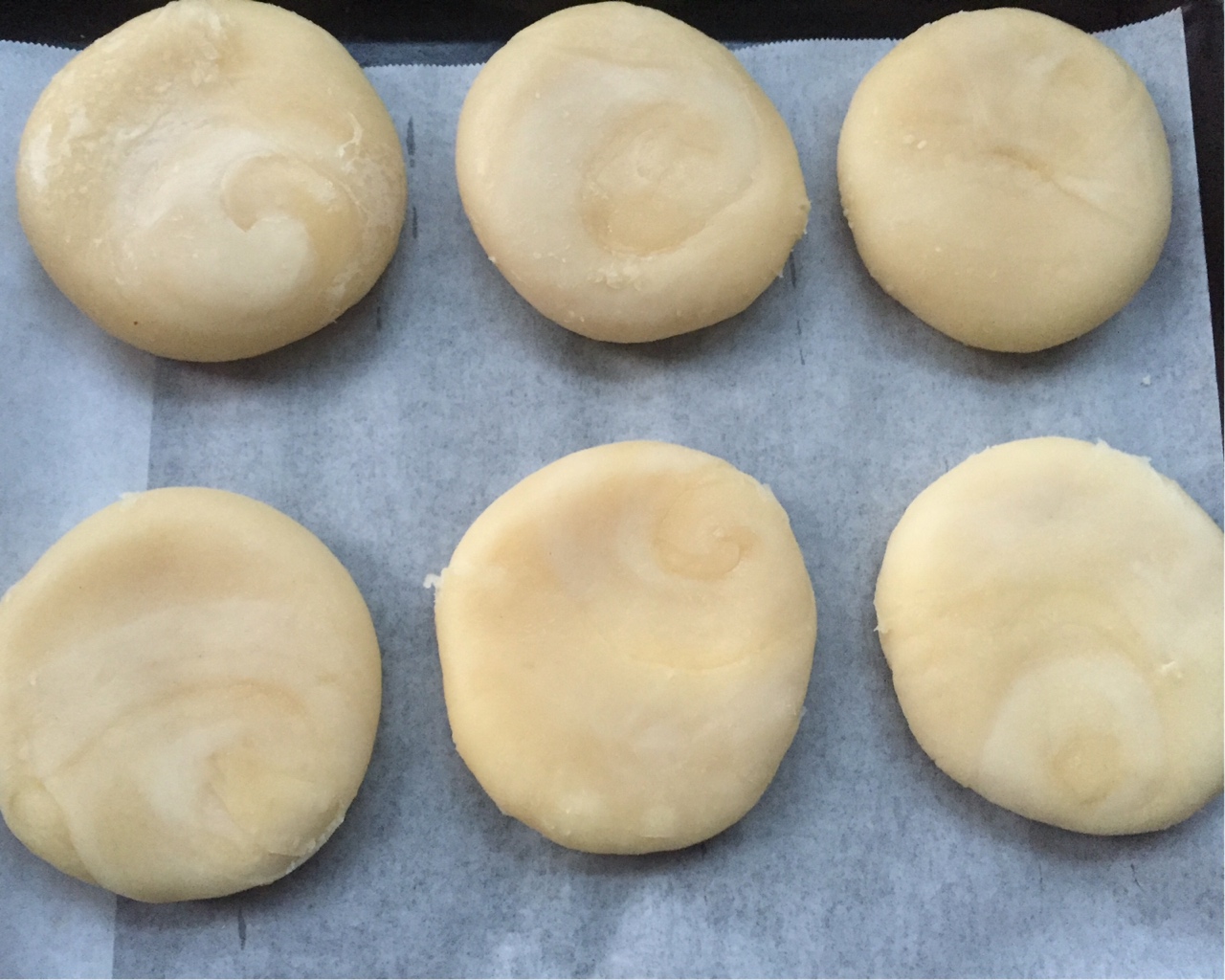 簡易老婆餅的制作方法（椰蓉奶黃餡）的做法 步骤10
