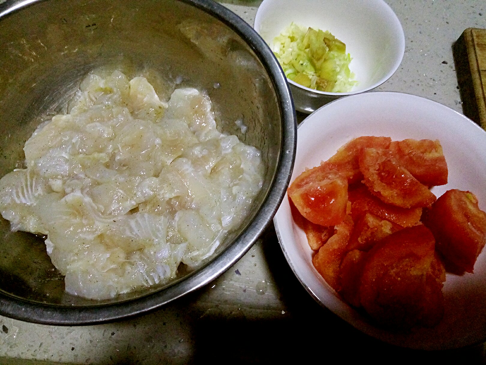 番茄豆腐酸湯龍利魚的做法 步骤3