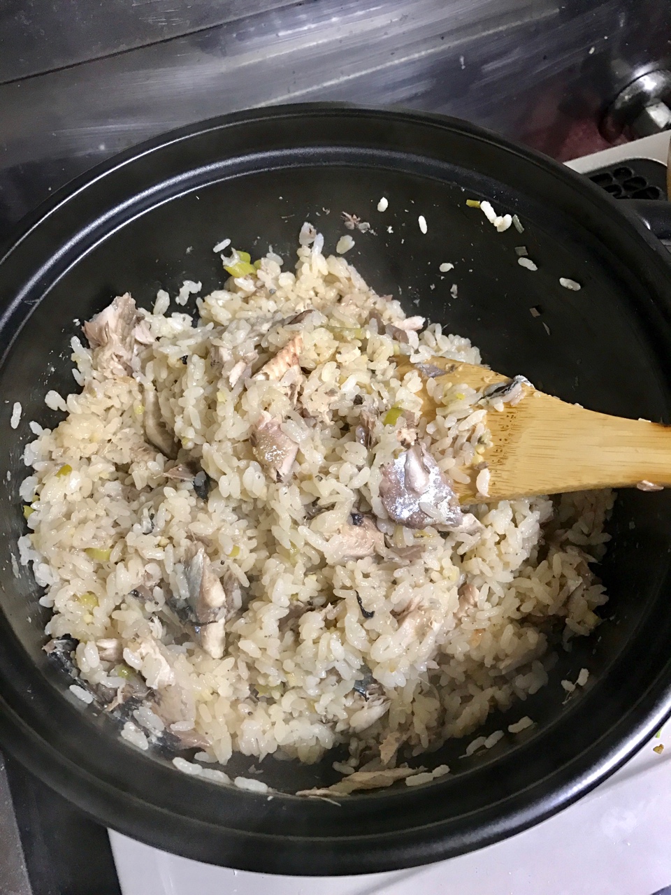 砂鍋秋刀魚飯的做法 步骤8