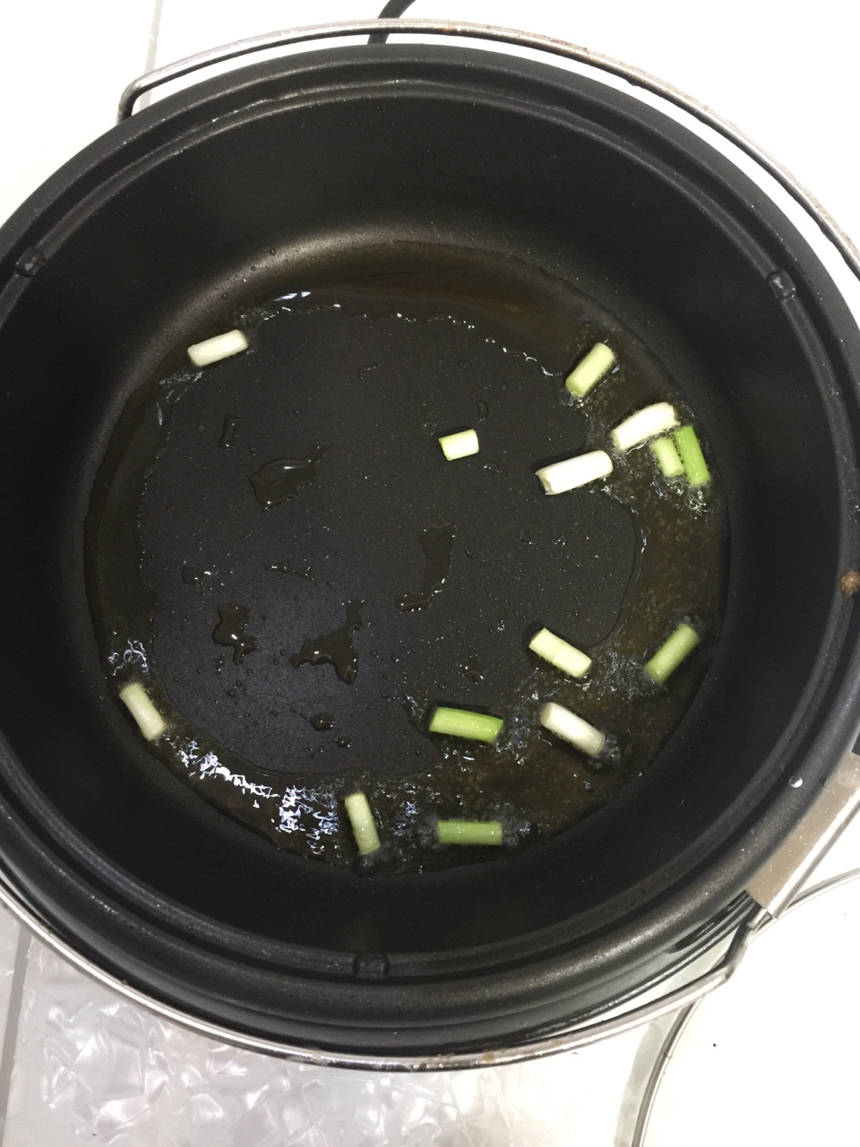 清炖野生鯽魚湯的做法 步骤5