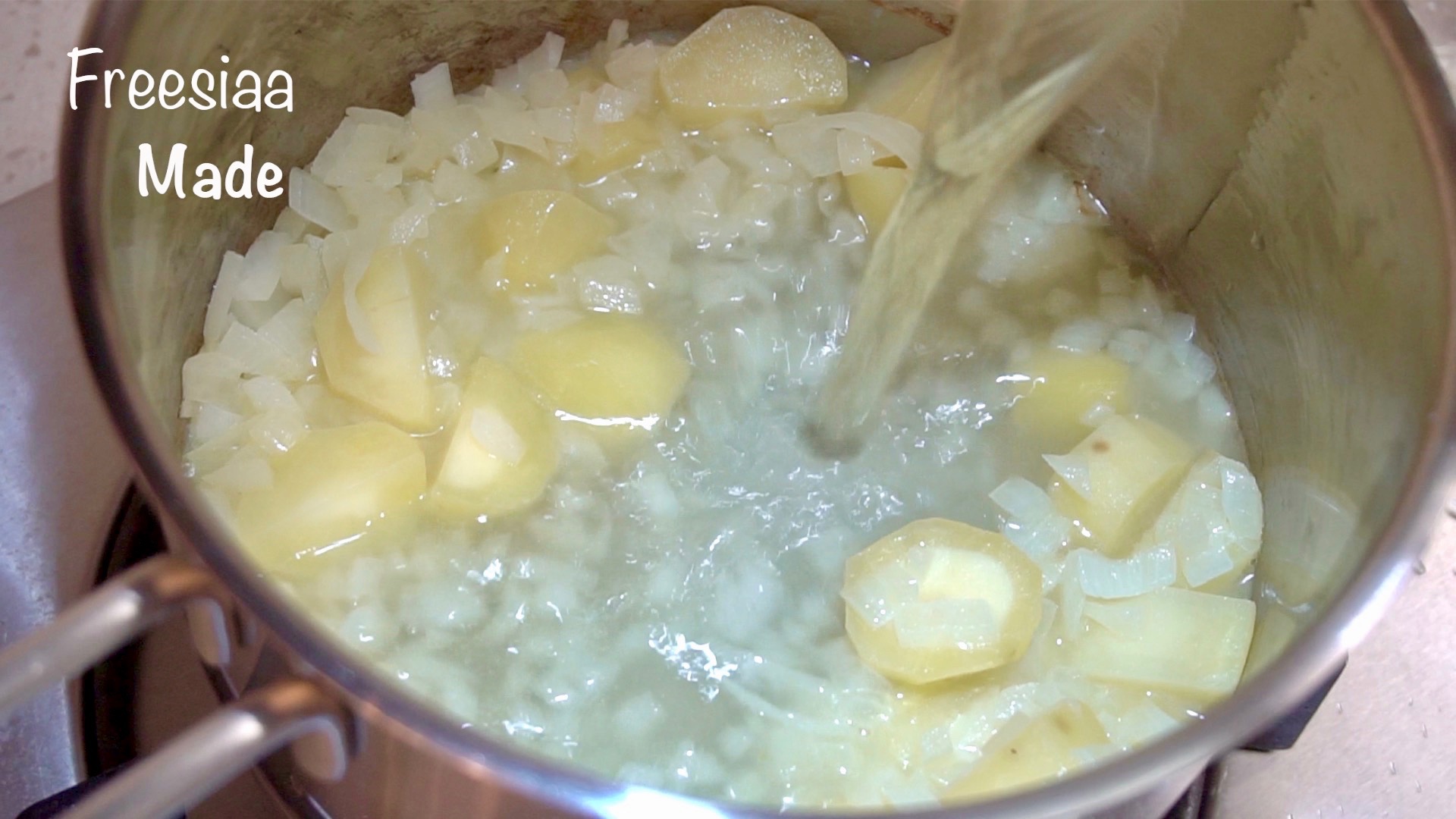 視頻︰蘆筍濃湯∼好有春天的味道的做法 步骤8