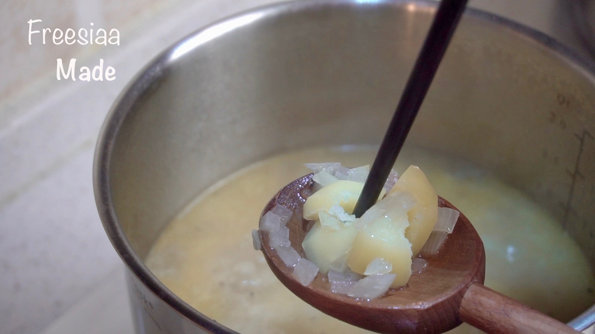 視頻︰蘆筍濃湯∼好有春天的味道的做法 步骤9