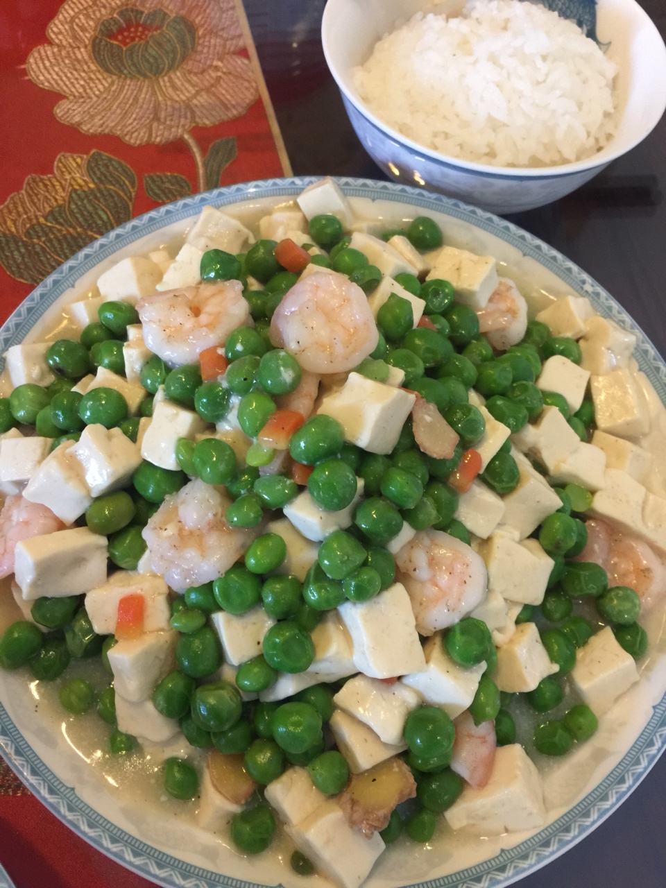 蝦仁豌豆燴豆腐的做法 步骤3