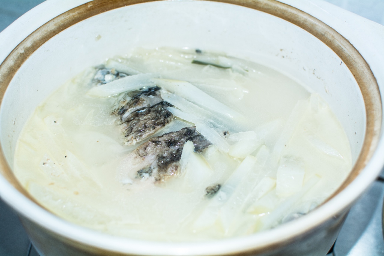 奶白蘿卜絲鯽魚湯的做法 步骤8