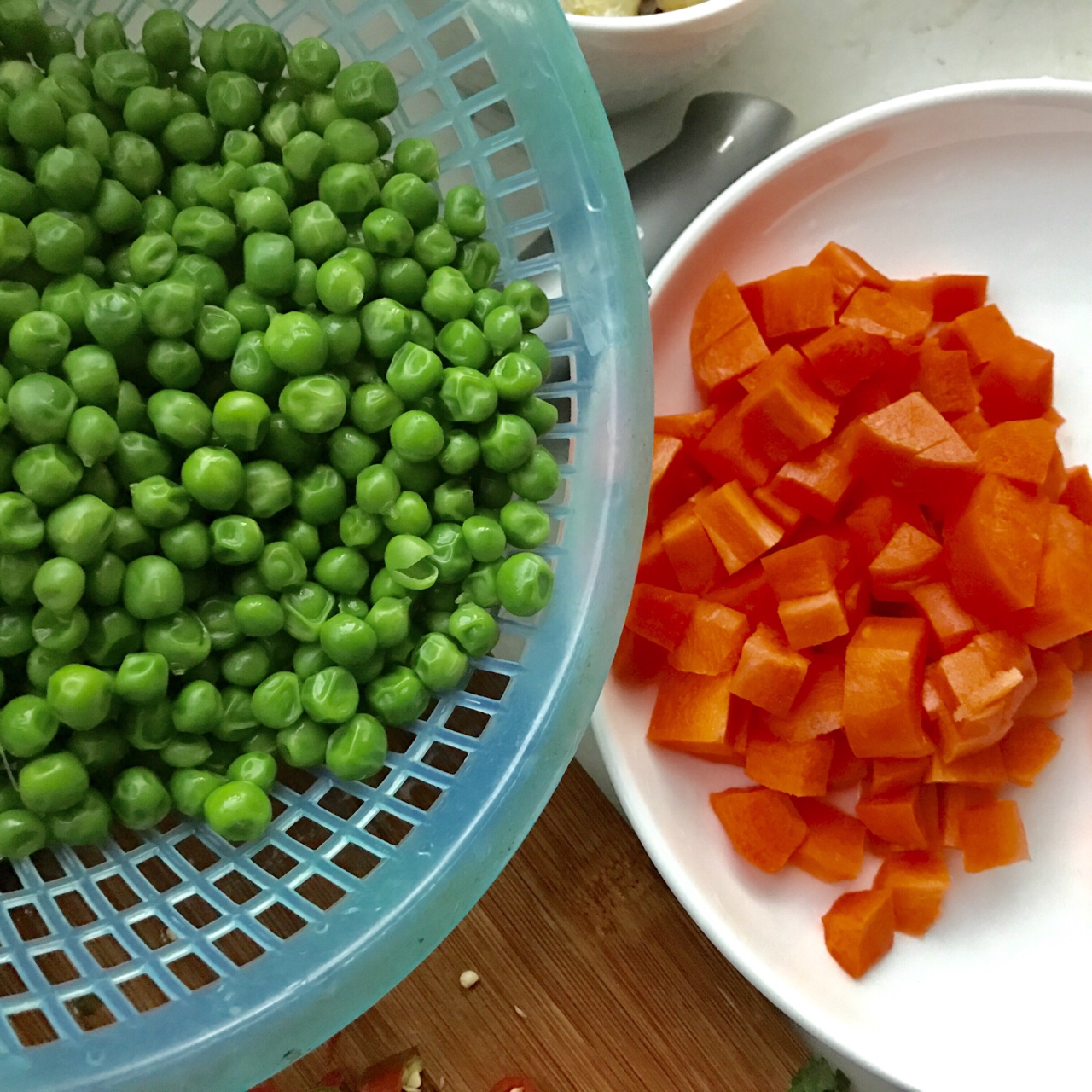 田田時蔬之豌豆遇上胡蘿卜的做法 步骤1