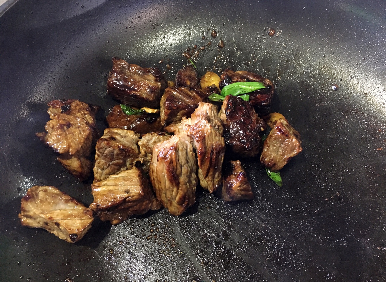新鮮黑牛肝菌炖牛肉的做法 步骤8