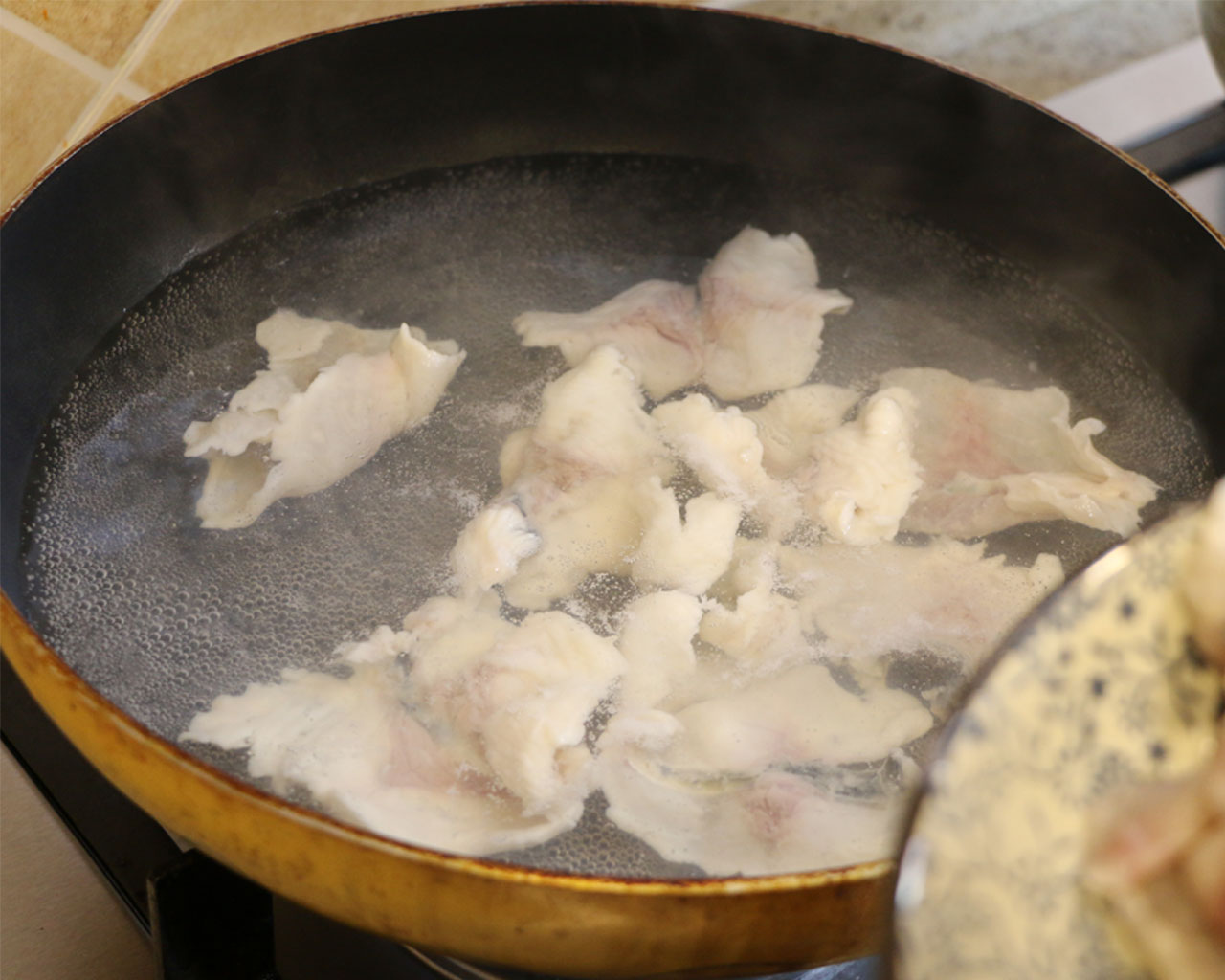 彼得海鮮—治愈系萌食之水煮魚的做法 步骤8