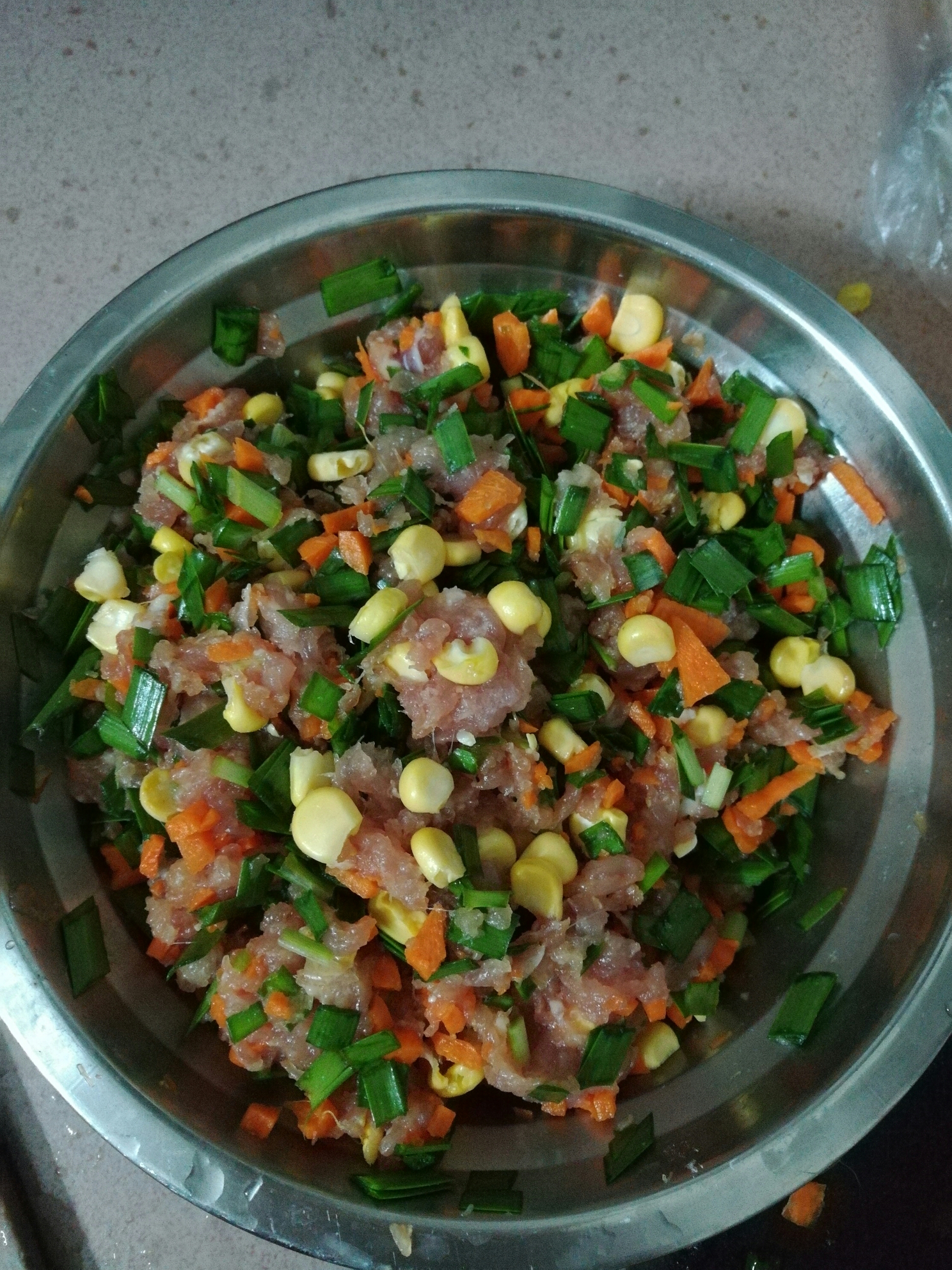 韭菜玉米紅蘿卜馬蹄餃子的做法 步骤1
