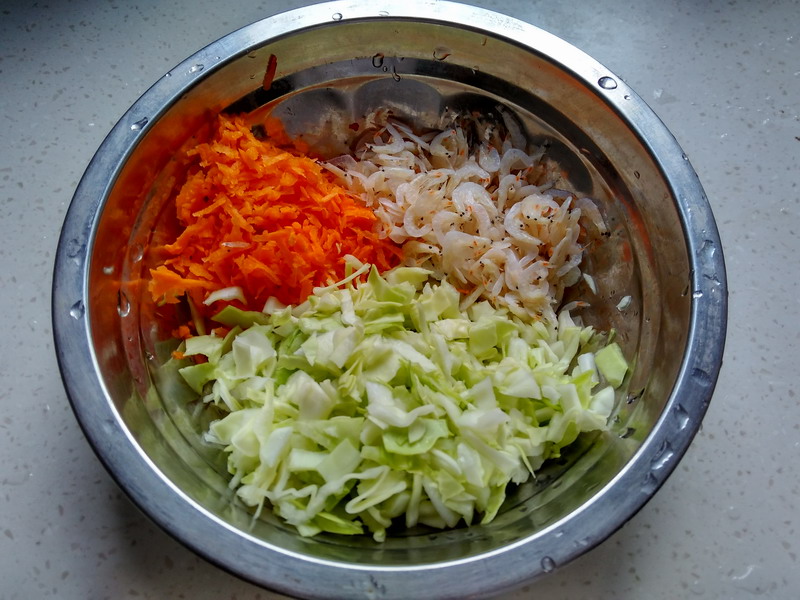 蝦皮蔬菜煎餅的做法 步骤2