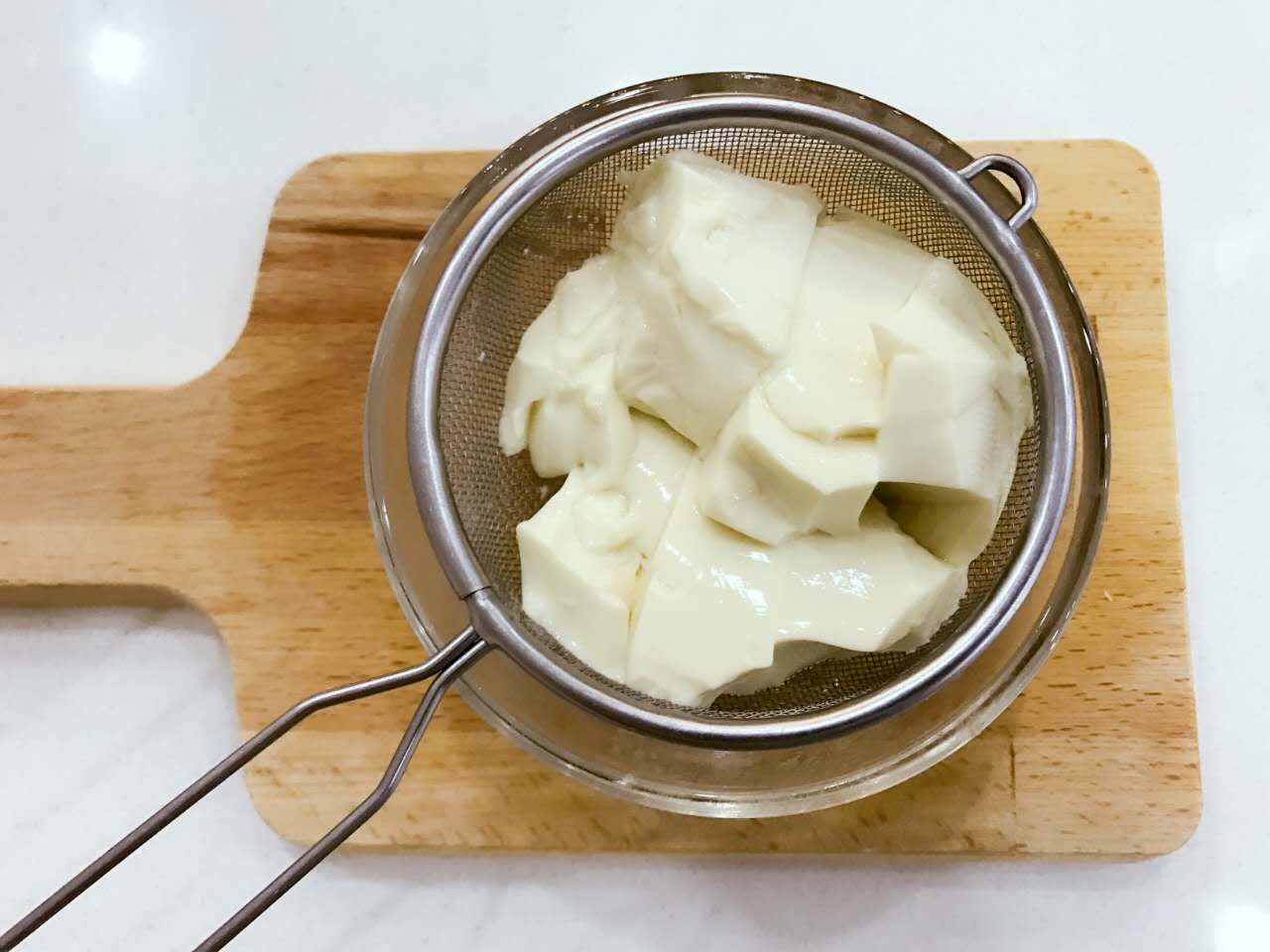 寶寶輔食︰豆腐酸奶飲-12M+的做法 步骤1