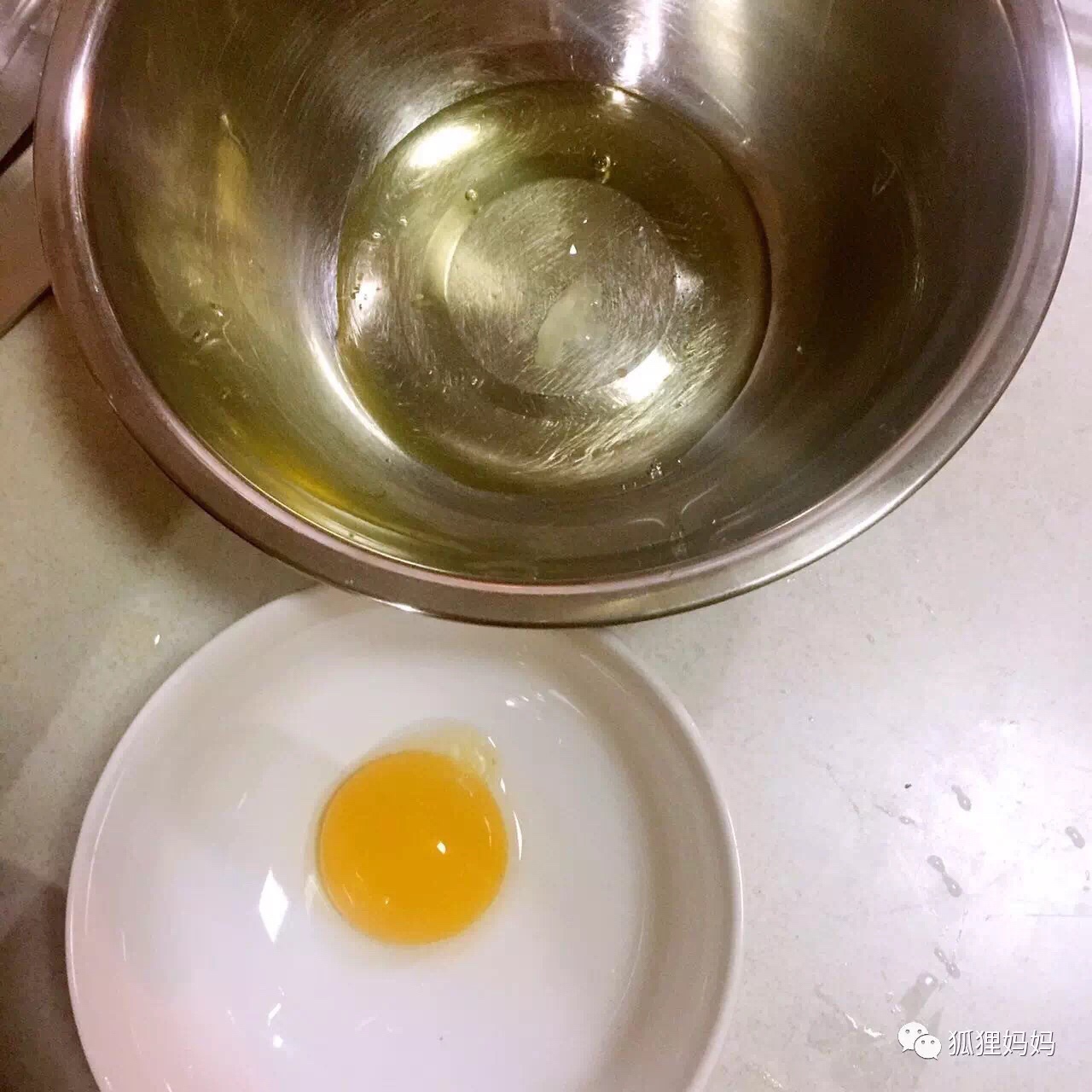 大聖食譜︰5分鐘雲朵烤蛋的做法 步骤1