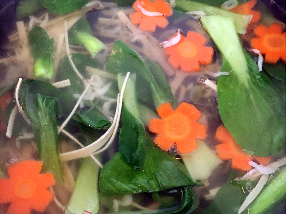 胡蘿卜青菜蝦皮湯的做法 步骤4