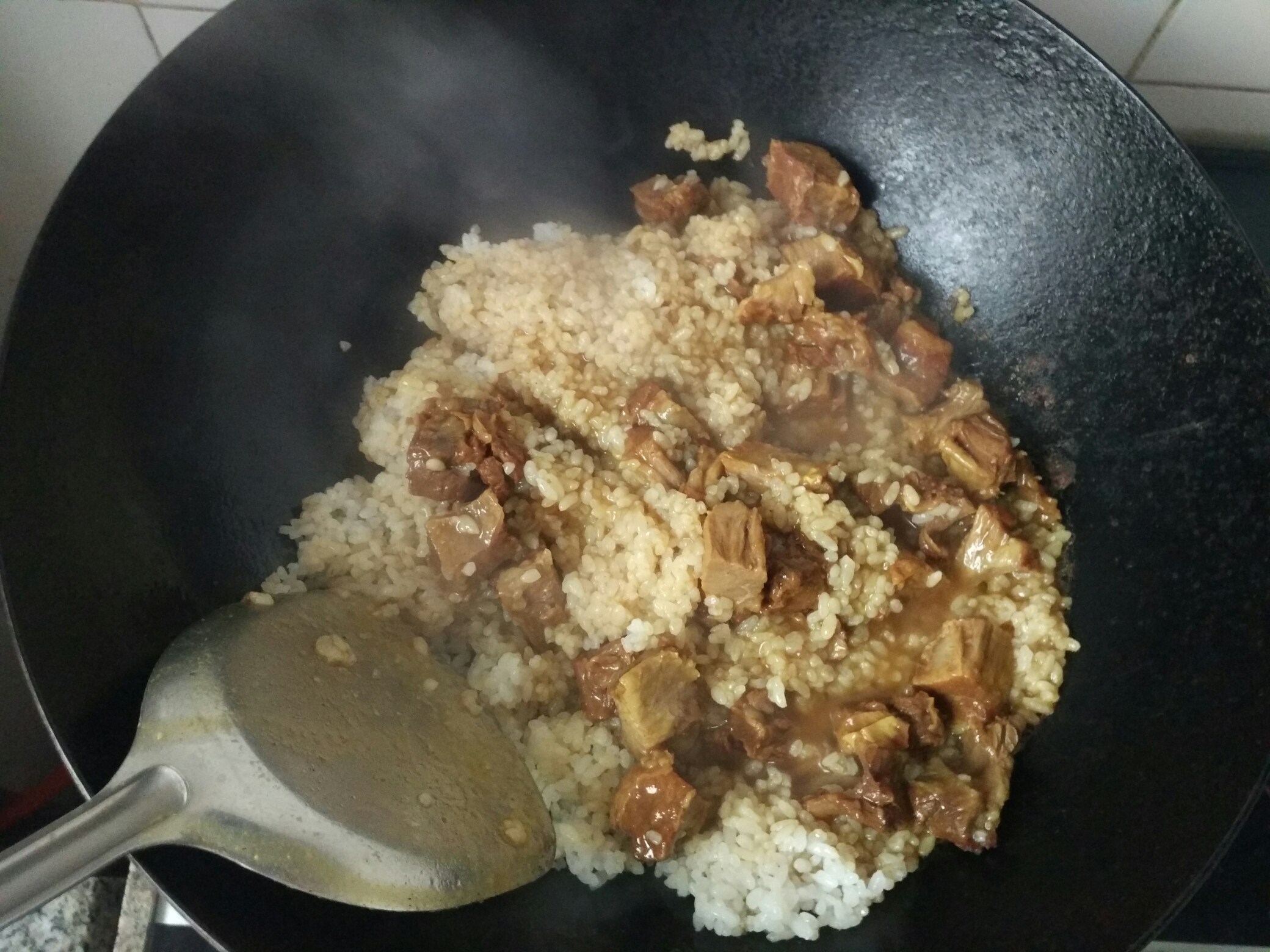 咖喱牛肉炒飯的做法 步骤5