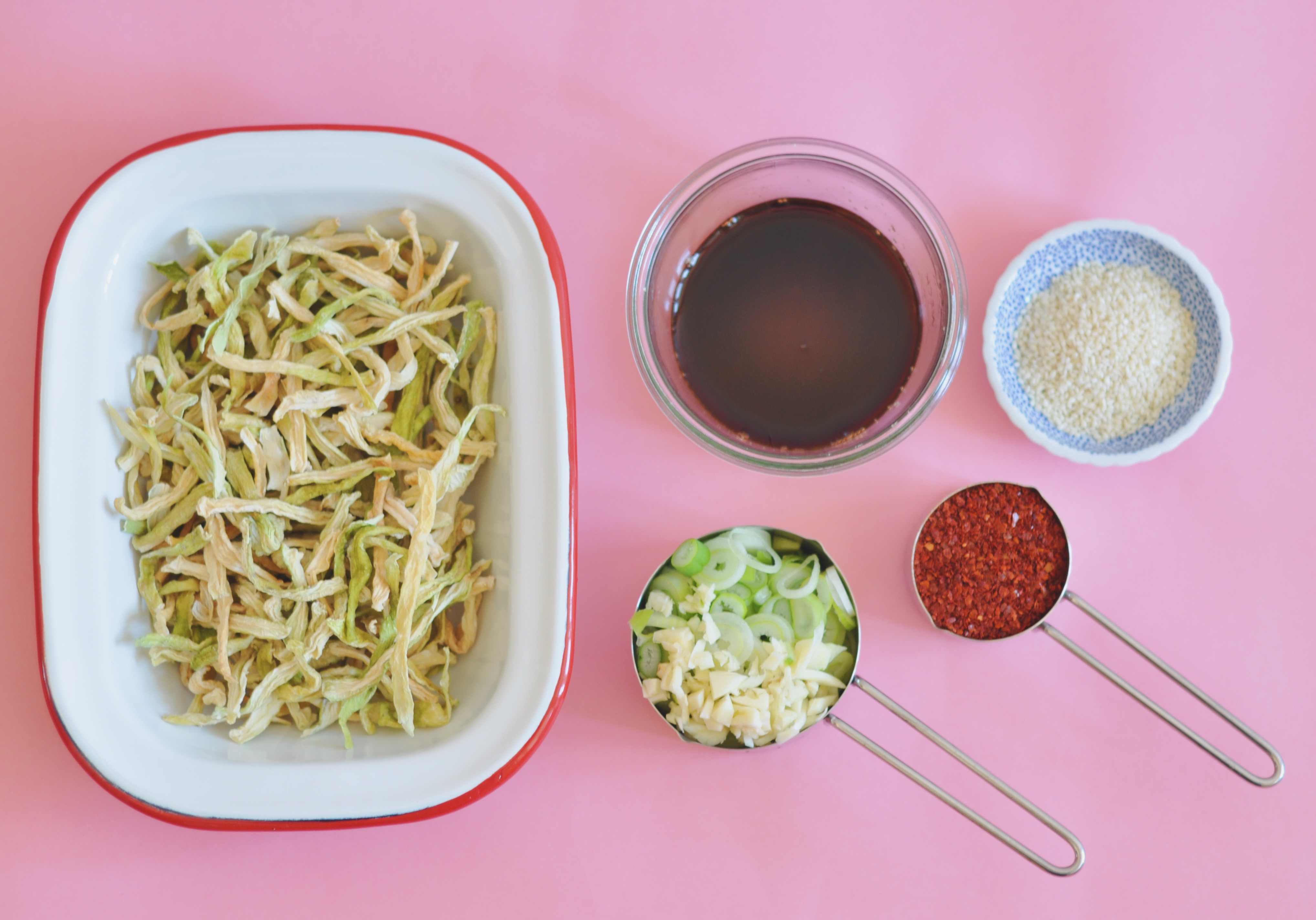 【炊煙食堂】韓式辣蘿卜干——便當常備菜的做法 步骤1
