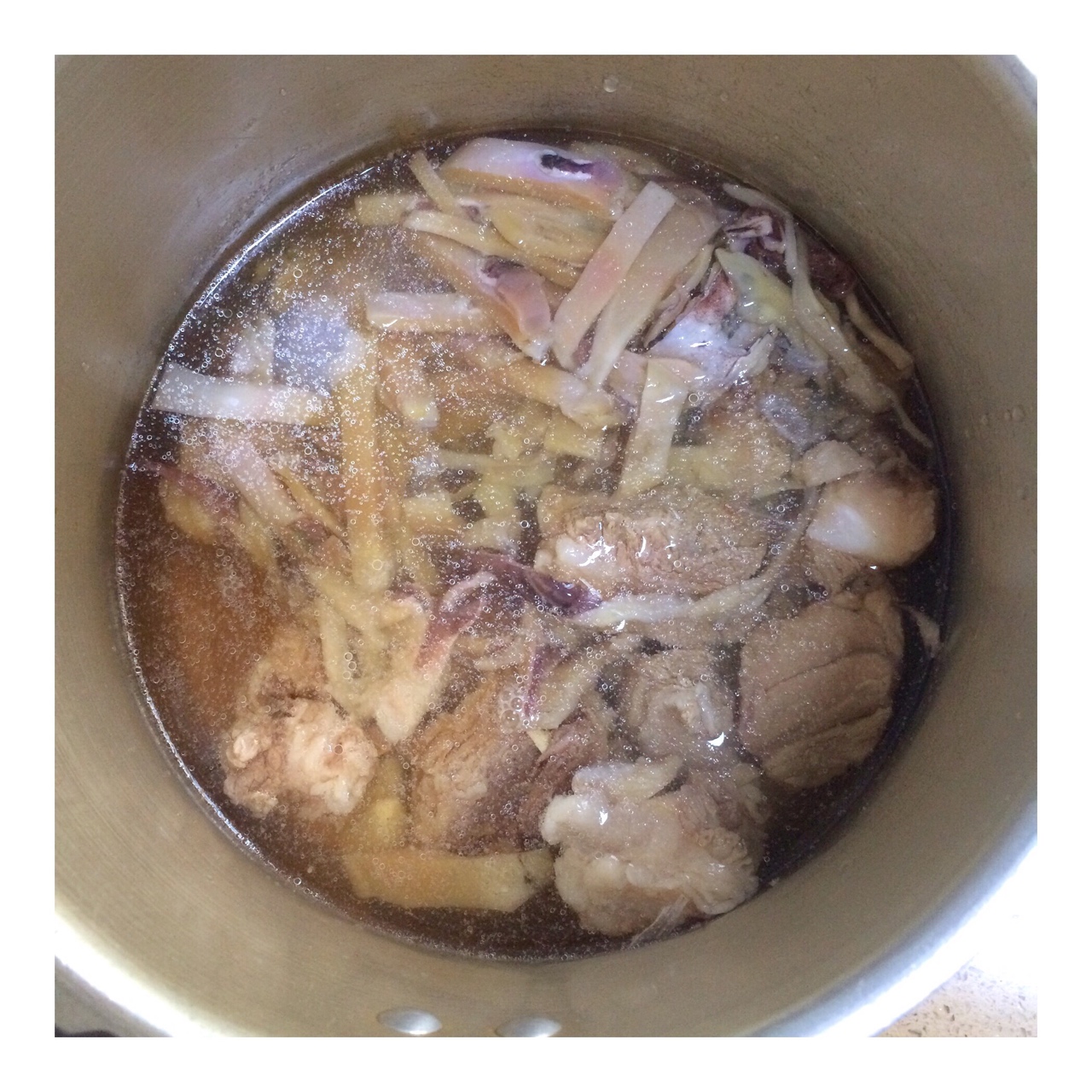墨魚干排骨湯的做法 步骤7