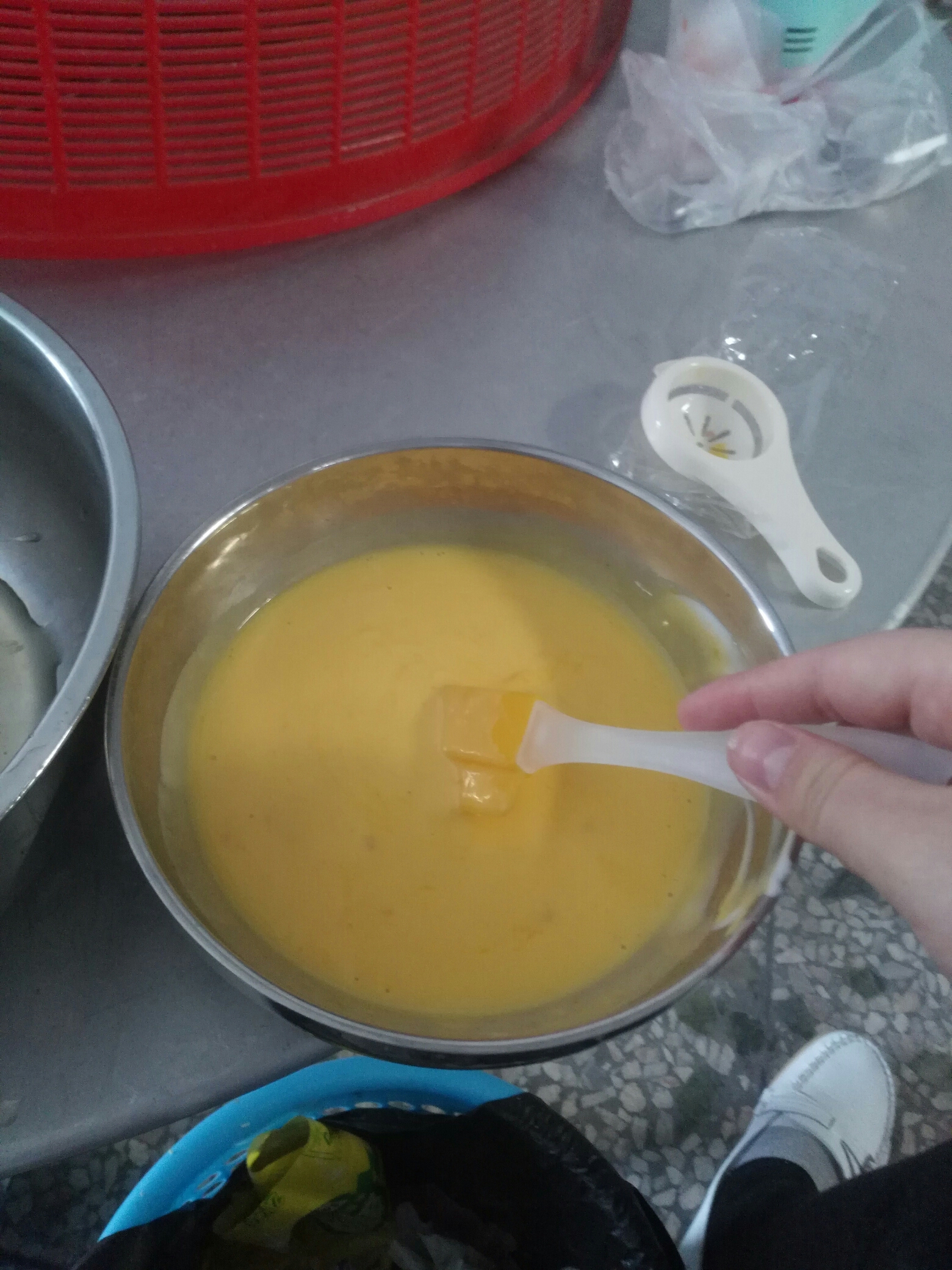 電飯煲酸奶蛋糕的做法 步骤2